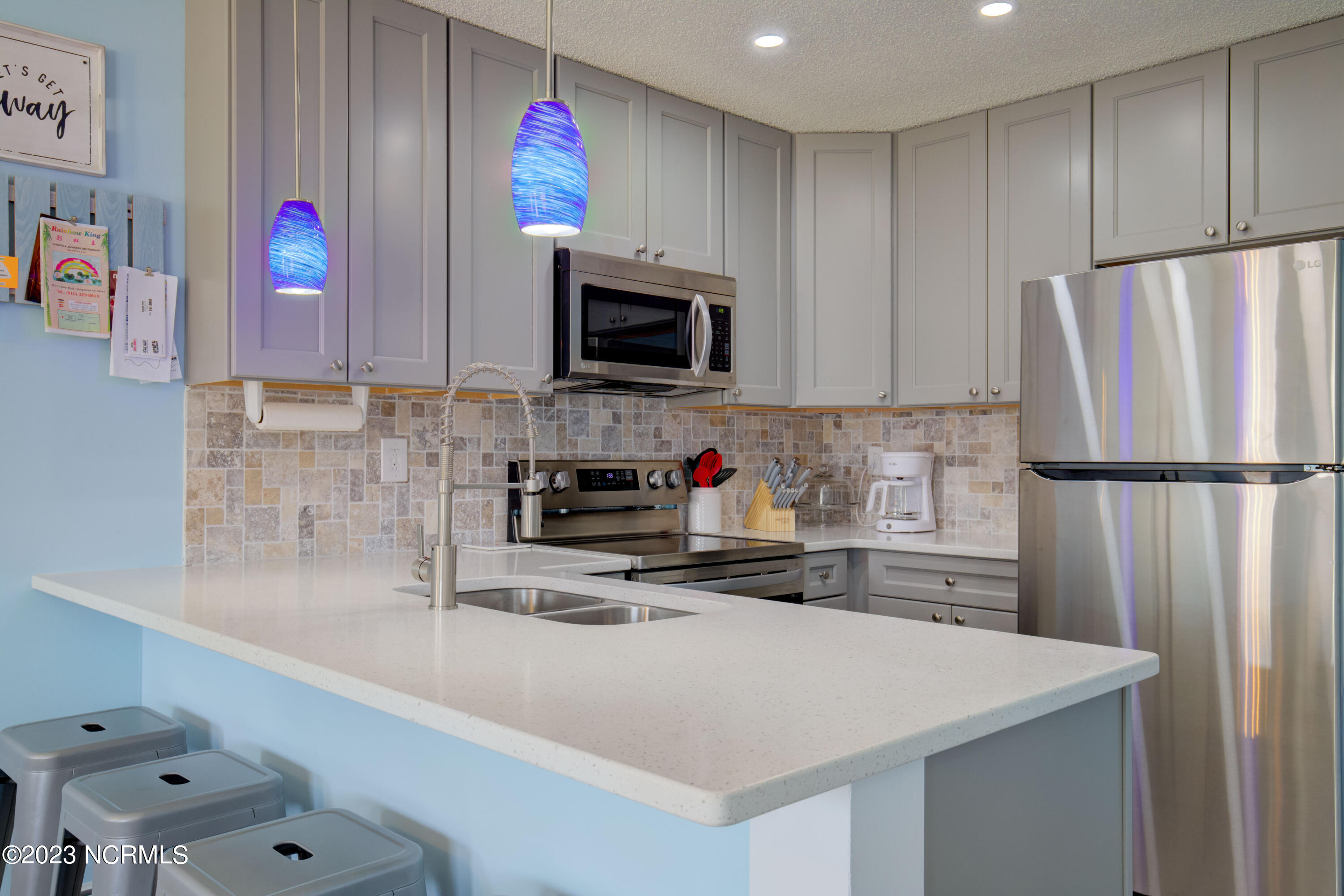 1883 New River Inlet Road North Topsail Beach, NC 28460 - Photo 6 of 28 1883 NRIR - interiors_19