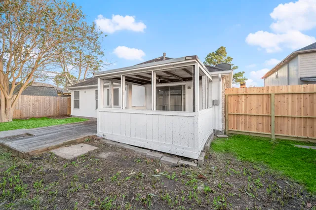 $2,000 | 3109 Berryfield Lane, Pearland, TX 77581