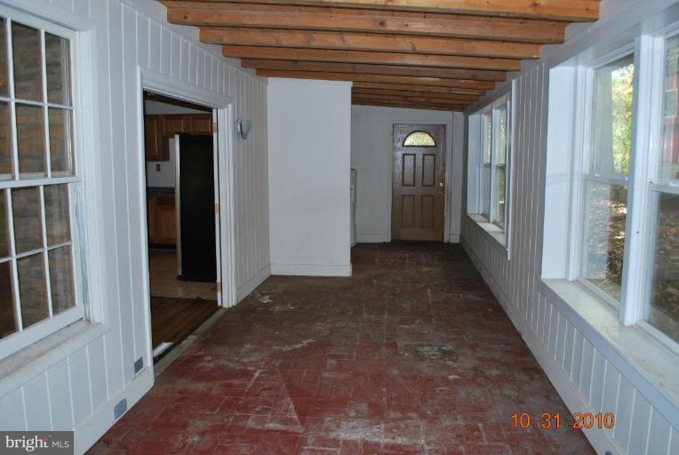 1839 Ridge Road Haymarket, VA 20169 - Photo 4 of 10 Entrance / Foyer