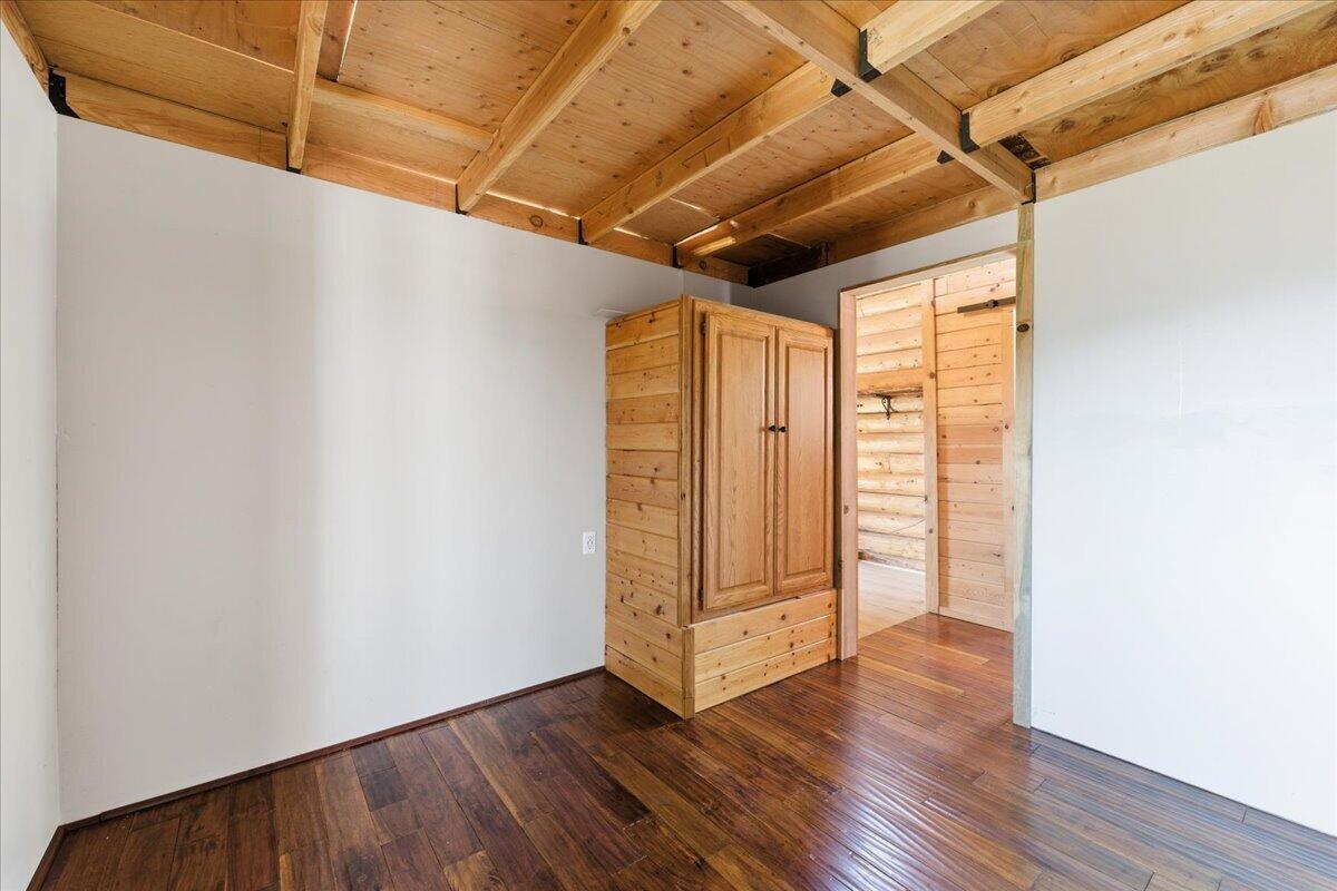 19554 Osprey Road Prineville, OR 97754 - Photo 21 of 42 second bedroom enclosure