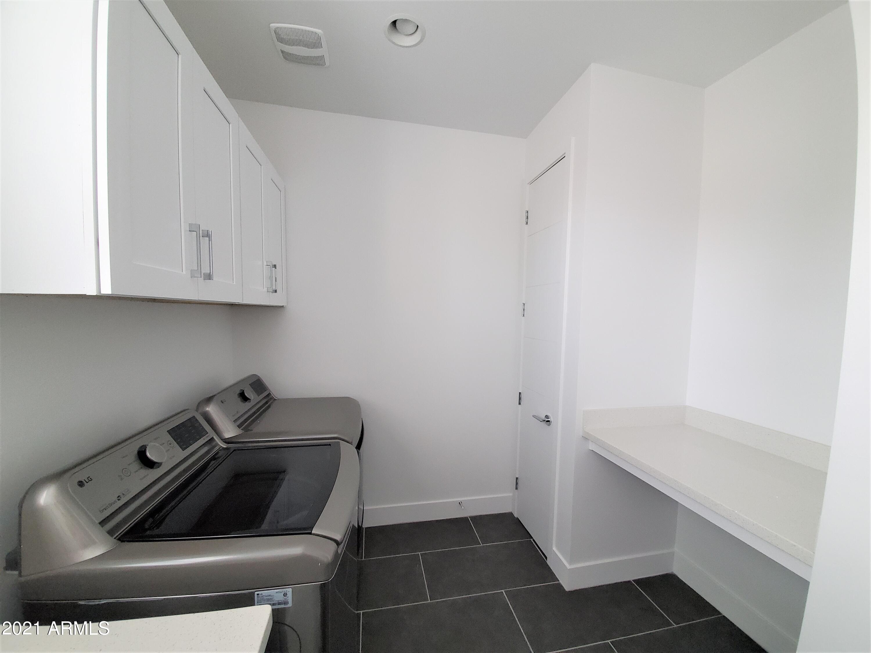 3900 North 30th Street, Unit 2 Phoenix, AZ 85016 - Photo 17 of 17 Laundry.1