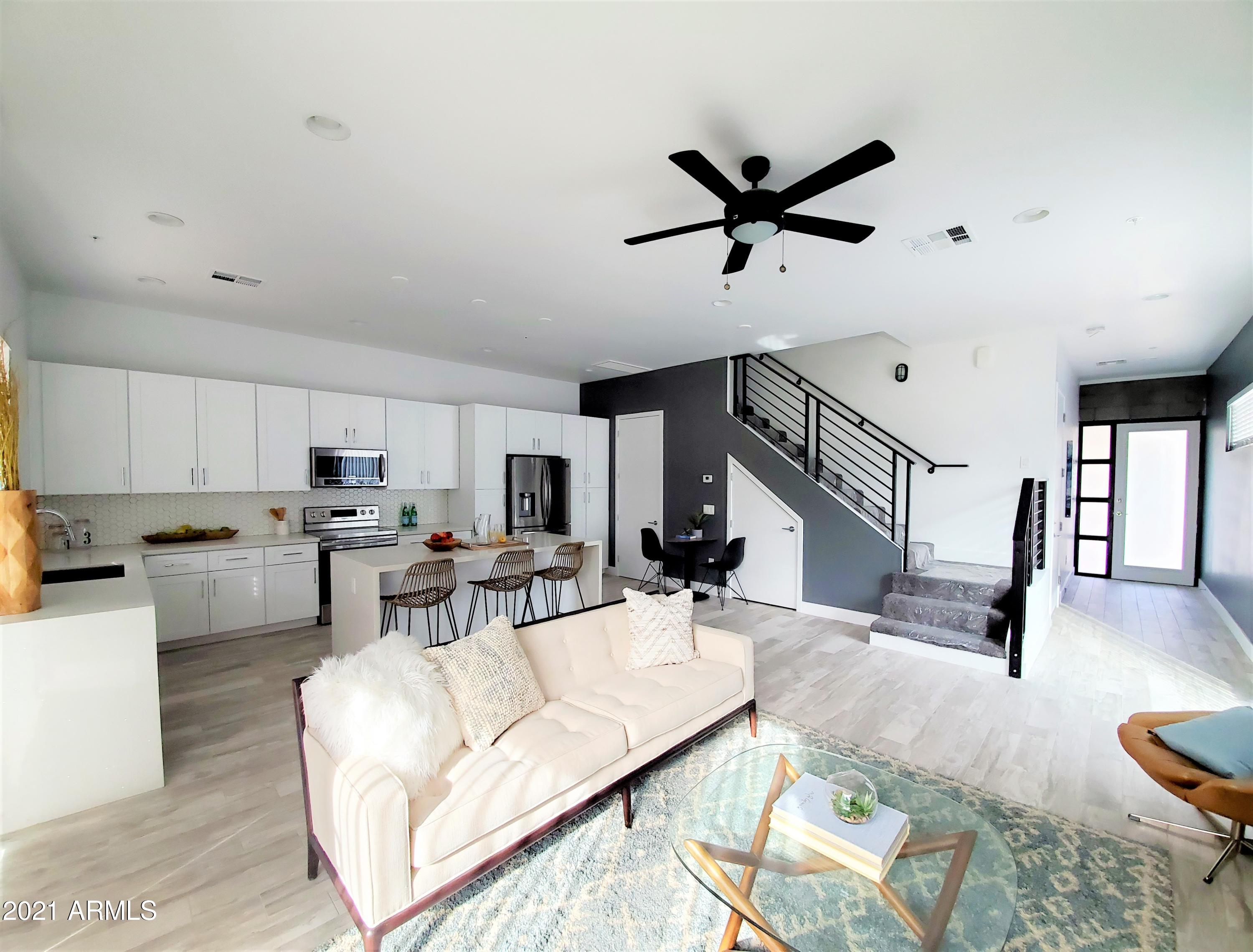3900 North 30th Street, Unit 2 Phoenix, AZ 85016 - Photo 6 of 17 Living Room