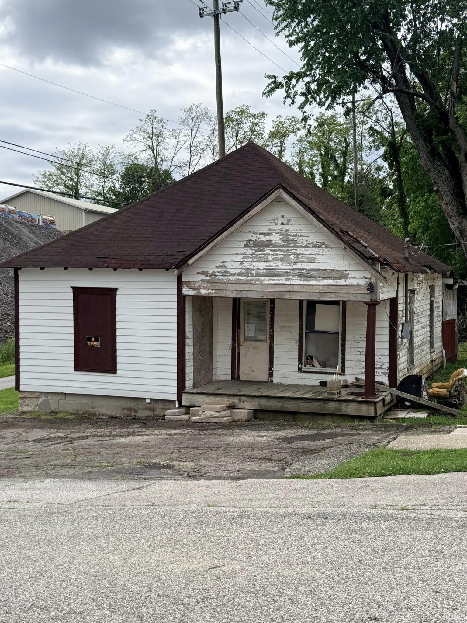 810 13th Street Bedford, IN 47421 - Photo 1 of 1