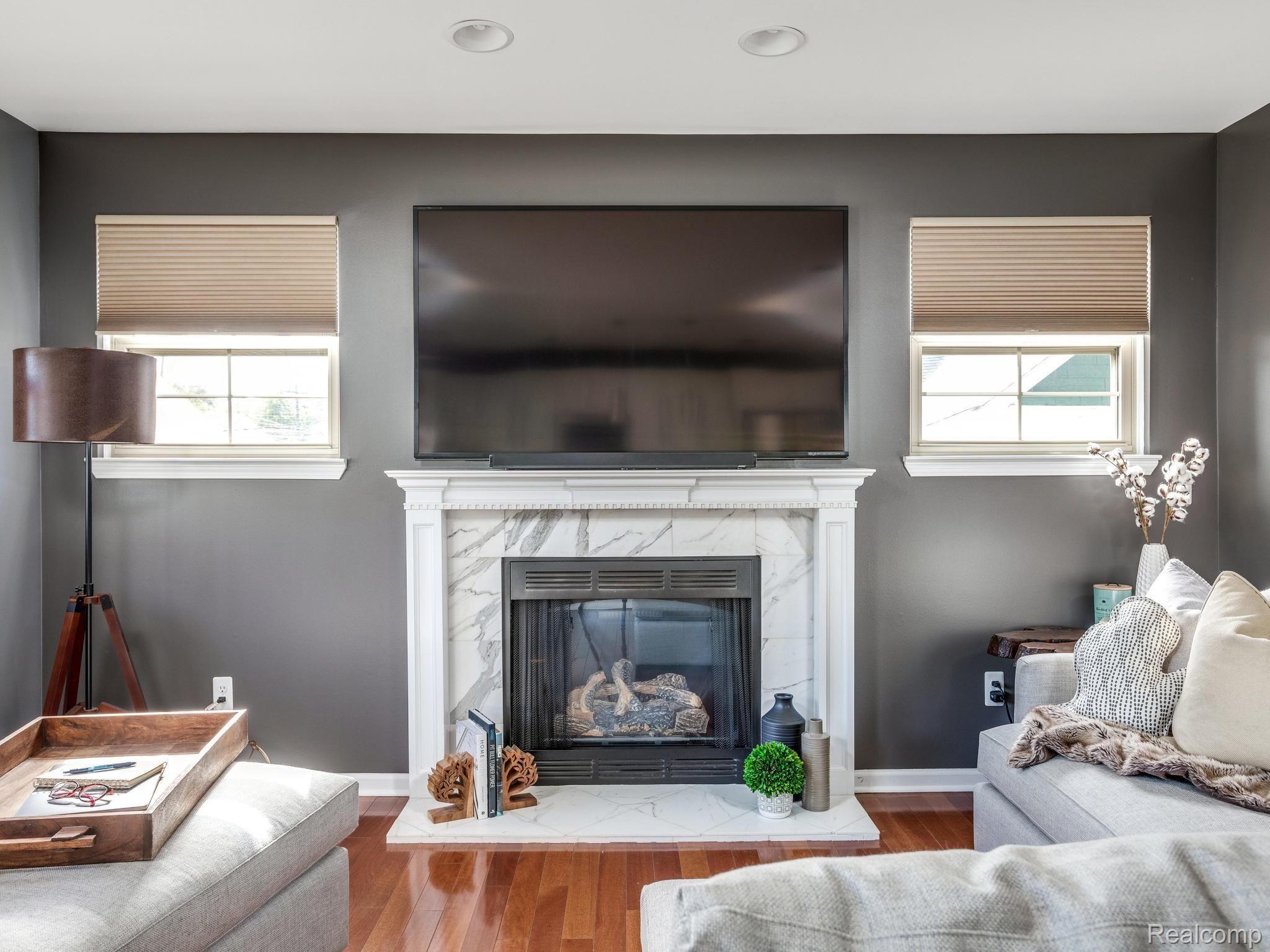 3132 Inman Street Ferndale, MI 48220 - Photo 10 of 37 Gas fireplace in family room.