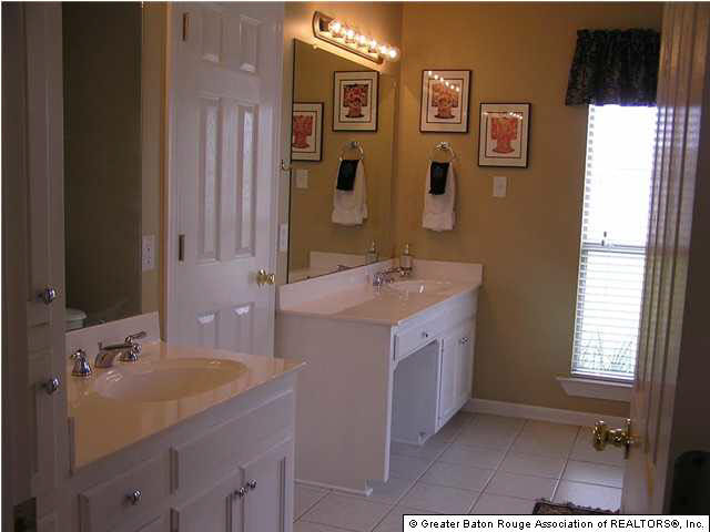 10417 Springpark Avenue Baton Rouge, LA 70810 - Photo 8 of 10