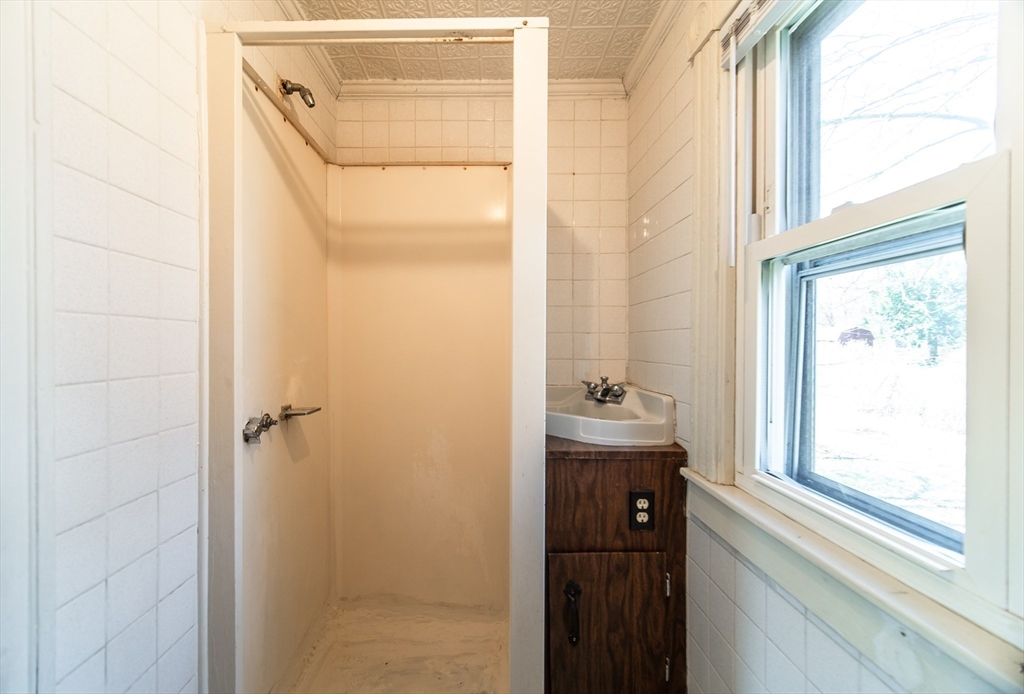 153 Ray Street Ludlow, MA 01056 - Photo 15 of 42 Gallery Image 15