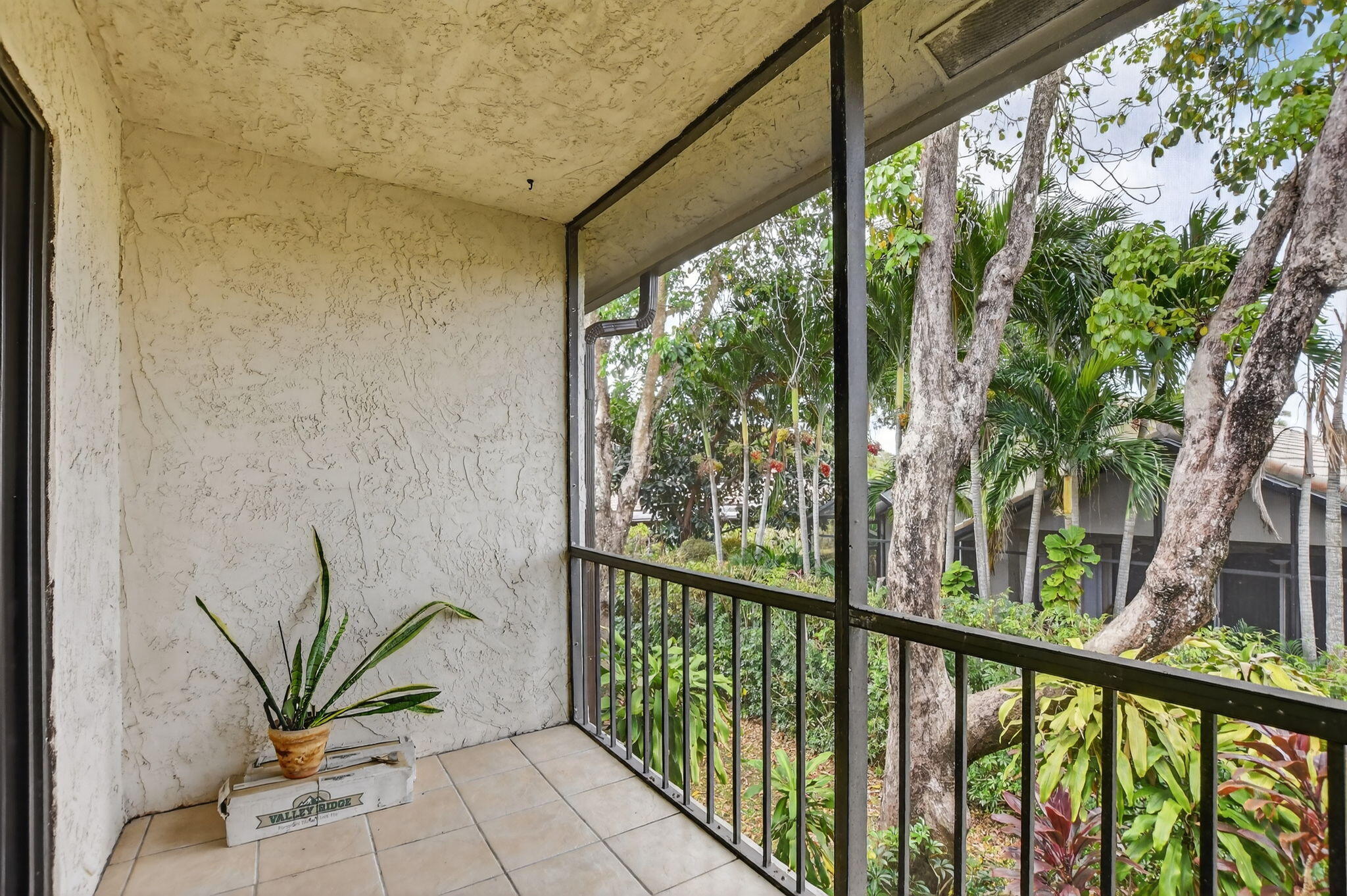 21699 Cypress Road, Unit F Boca Raton, FL 33433 - Photo 24 of 28 29-web-or-mls-DSC_6155