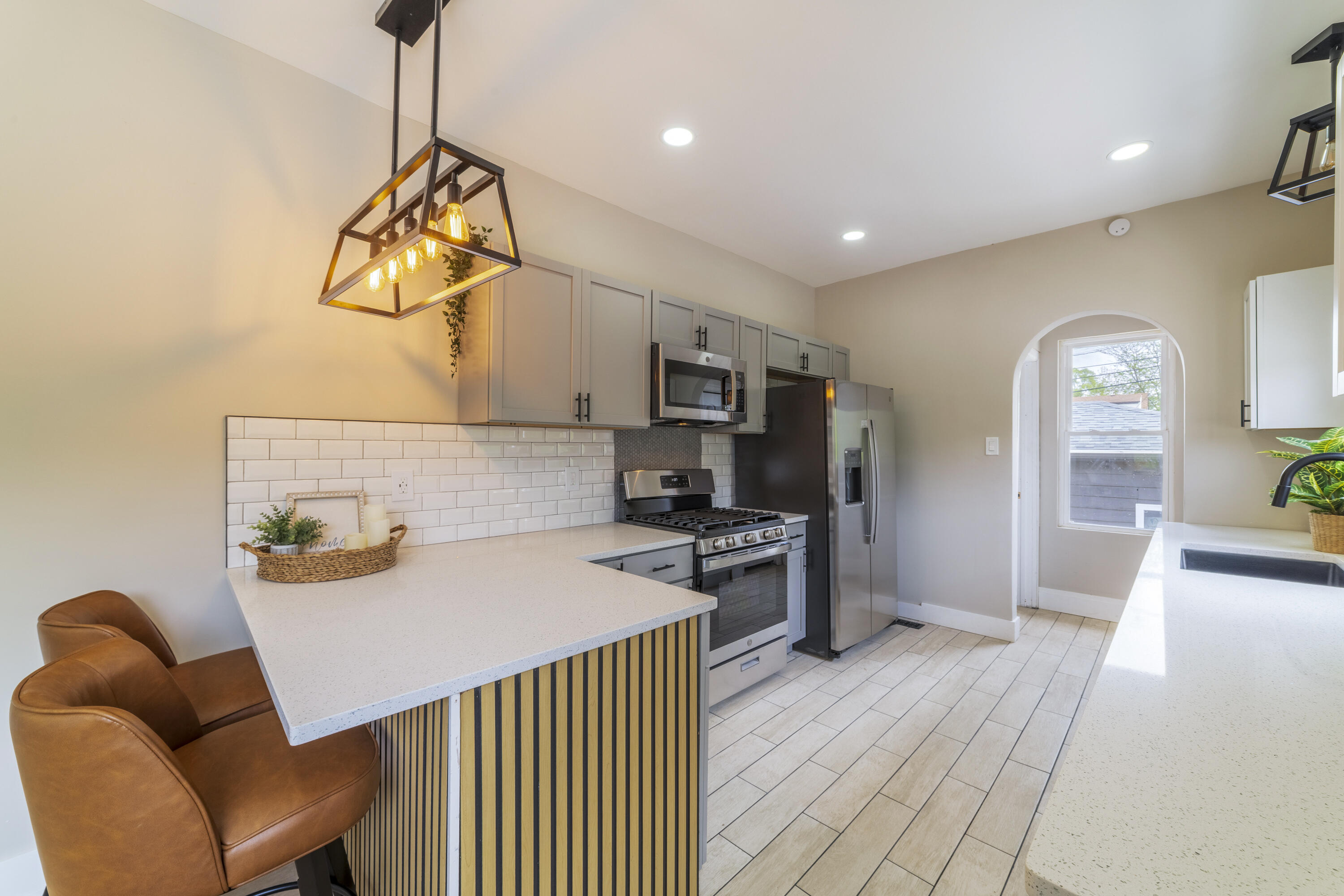 2395 Jefferson Street Gary, IN 46407 - Photo 5 of 11 3000x2001