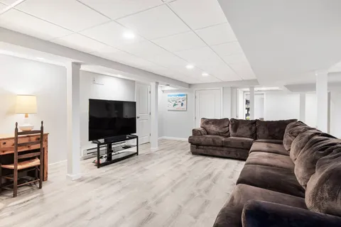 $2,195,000 | 35 Rivers Road, East Hampton, NY 11937