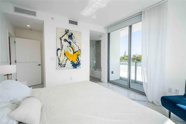 $3,950 | 8425 Crespi Boulevard, Unit 304, Miami Beach, FL 33141
