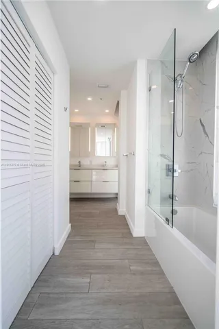 $3,950 | 8425 Crespi Boulevard, Unit 304, Miami Beach, FL 33141