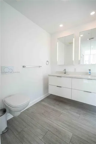 $3,950 | 8425 Crespi Boulevard, Unit 304, Miami Beach, FL 33141