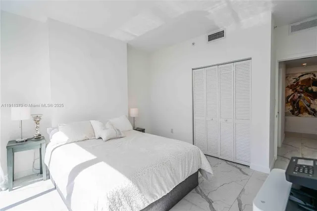 $3,950 | 8425 Crespi Boulevard, Unit 304, Miami Beach, FL 33141