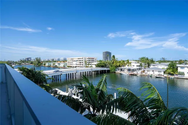 $3,950 | 8425 Crespi Boulevard, Unit 304, Miami Beach, FL 33141