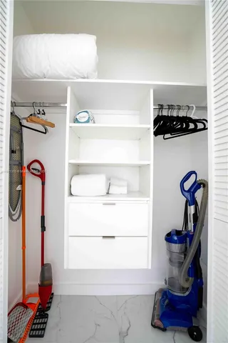 $3,950 | 8425 Crespi Boulevard, Unit 304, Miami Beach, FL 33141