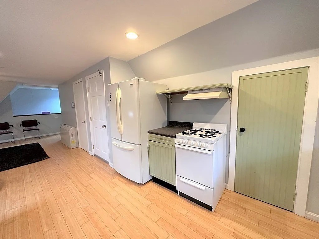 481 Pine Street, Unit 2 Providence, RI 02907 - Photo 6 of 11