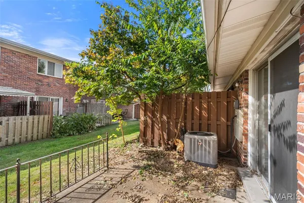 $89,700 | 10682 Carroll Wood Way, St. Louis, MO 63128
