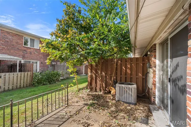 $93,500 | 10682 Carroll Wood Way, St. Louis, MO 63128