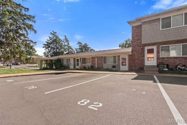 $93,500 | 10682 Carroll Wood Way, St. Louis, MO 63128