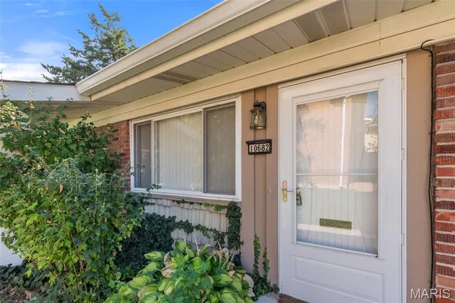 $93,500 | 10682 Carroll Wood Way, St. Louis, MO 63128