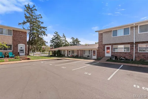 $89,700 | 10682 Carroll Wood Way, St. Louis, MO 63128