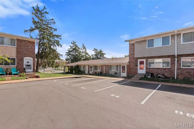 $93,500 | 10682 Carroll Wood Way, St. Louis, MO 63128