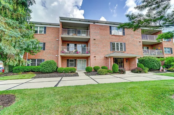 $164,900 | 5530 Westwood Northern Boulevard, Unit 11, Cincinnati, OH 45248