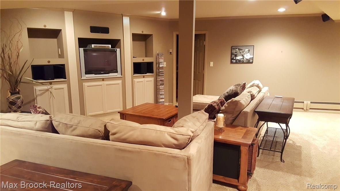 1879 Packer Road Bloomfield Hills, MI 48302 - Photo 19 of 30 packer LL 3.jpg