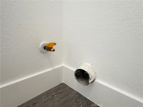 $2,295 | 1491 Atlantic Avenue, Long Beach, CA 90813