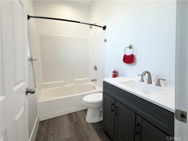 $2,295 | 1491 Atlantic Avenue, Long Beach, CA 90813