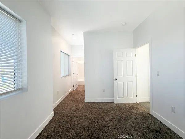 $2,295 | 1491 Atlantic Avenue, Long Beach, CA 90813