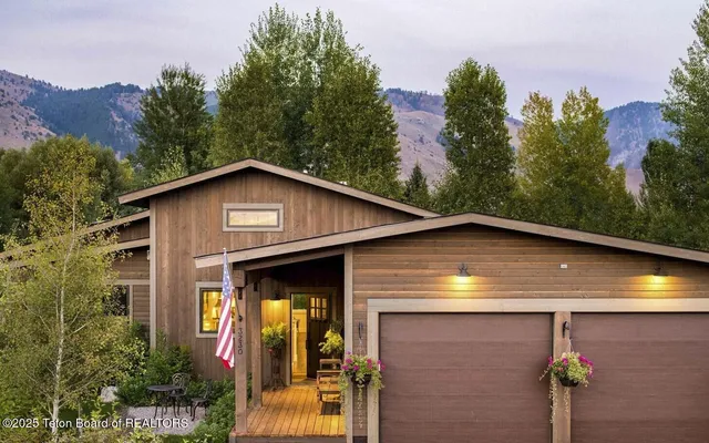 $2,200,000 | 3230 West King Eider Road, Jackson, WY 83001