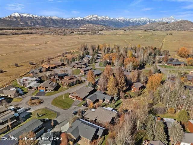 $2,200,000 | 3230 West King Eider Road, Jackson, WY 83001