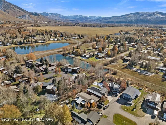 $2,200,000 | 3230 West King Eider Road, Jackson, WY 83001