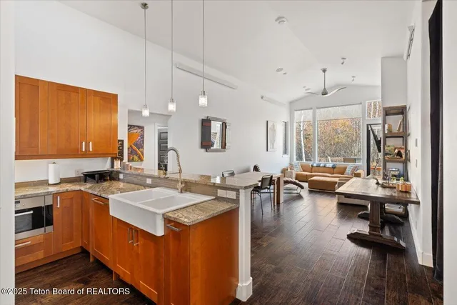 $2,200,000 | 3230 West King Eider Road, Jackson, WY 83001