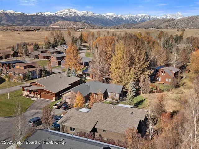 $2,200,000 | 3230 West King Eider Road, Jackson, WY 83001
