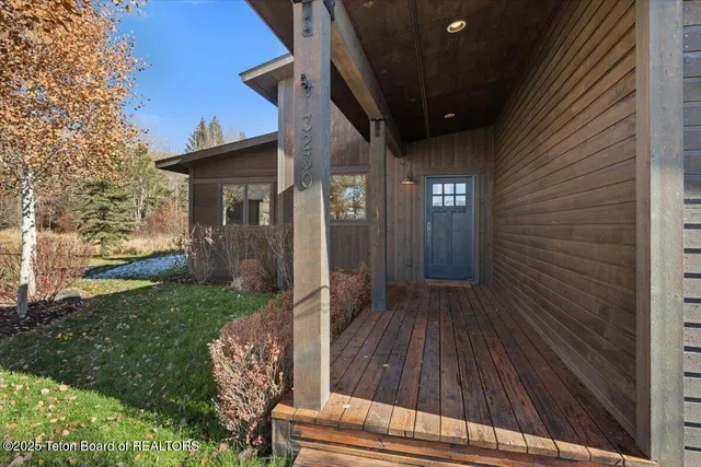 $2,200,000 | 3230 West King Eider Road, Jackson, WY 83001
