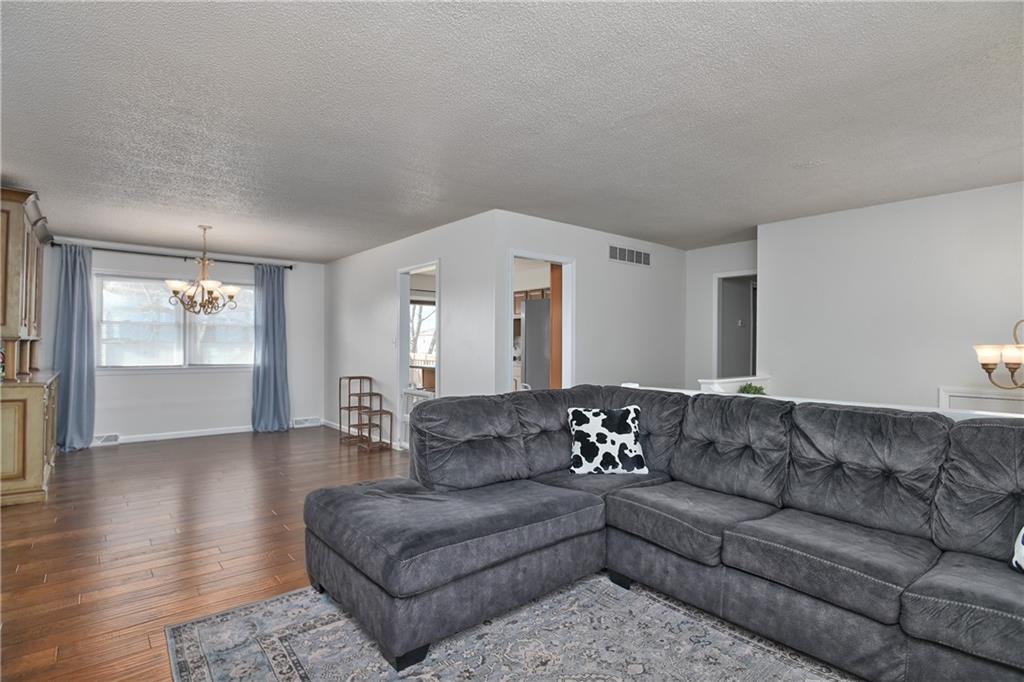 509 West South Street Spring Hill, KS 66083 - Photo 8 of 31