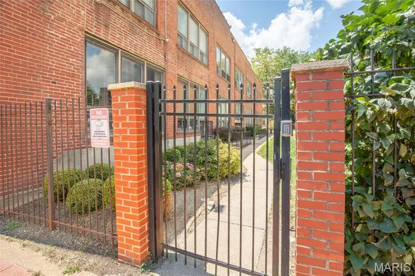 $139,900 | 1523 South 10th Street, Unit 212, St. Louis, MO 63104