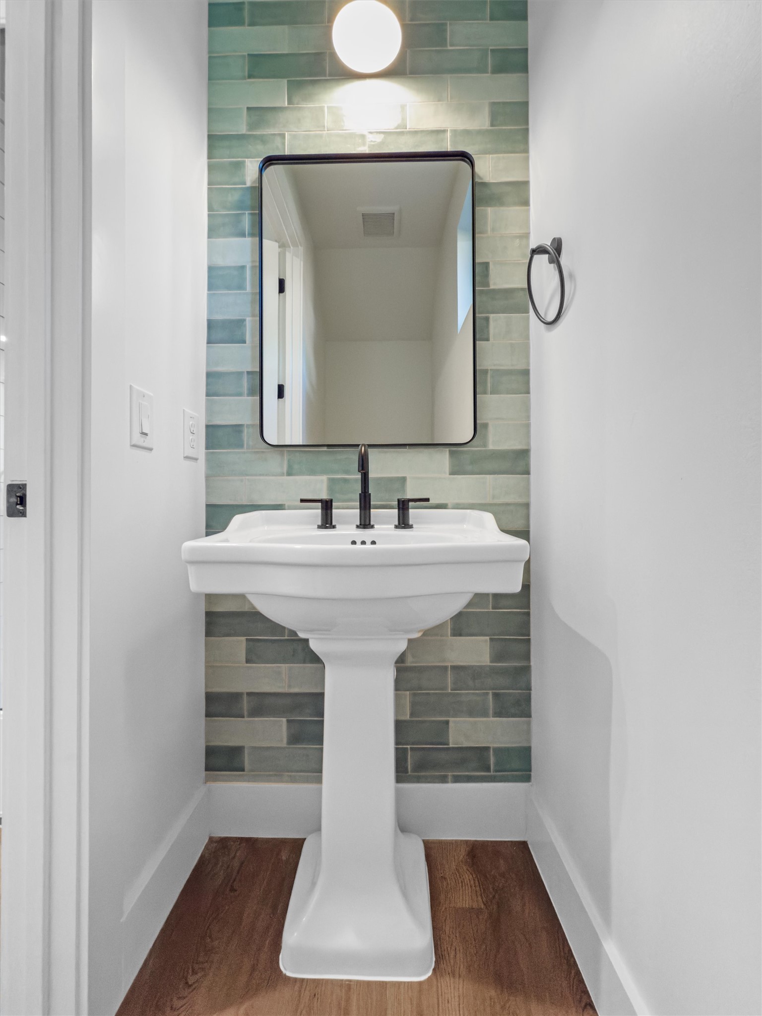 1402 Beckett Street, Unit 1B Austin, TX 78757 - Photo 8 of 32 First Floor Half-Bath