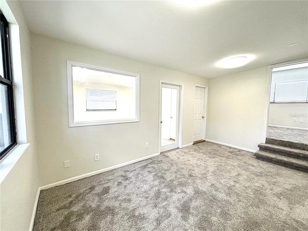 2350 26th Street North St. Petersburg, FL 33713 - Photo 13 of 18 an empty room with a window