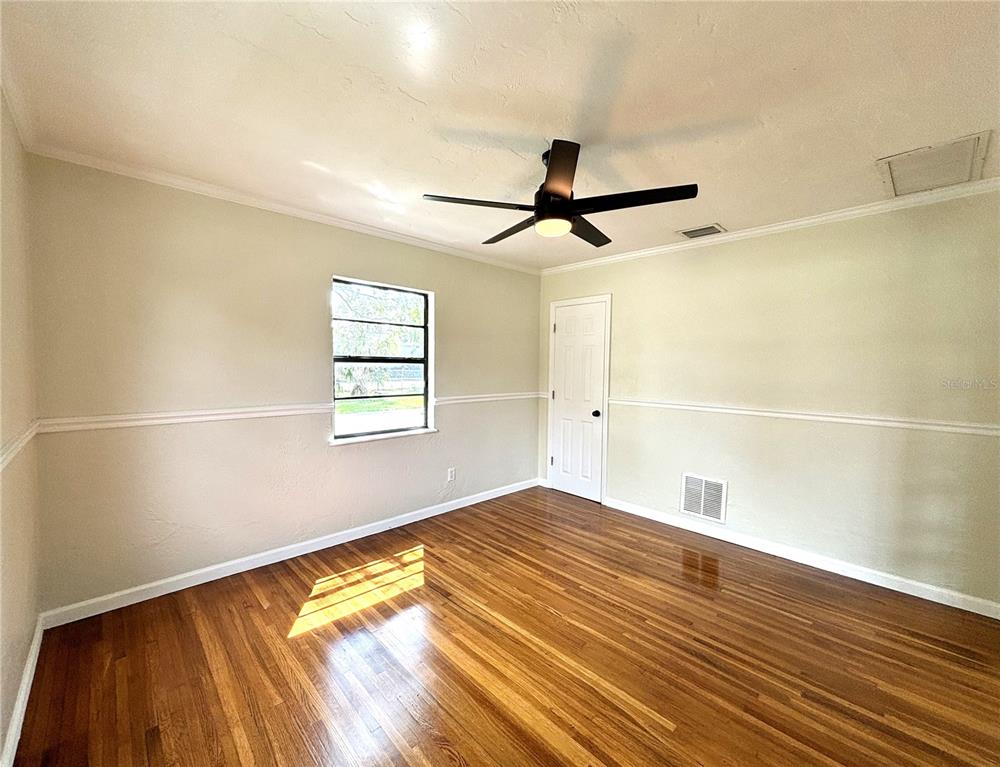 2350 26th Street North St. Petersburg, FL 33713 - Photo 8 of 18 Waiting Area/ Conference Room or Addional Office