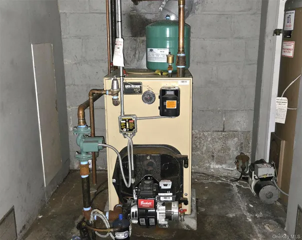 a view of utility room