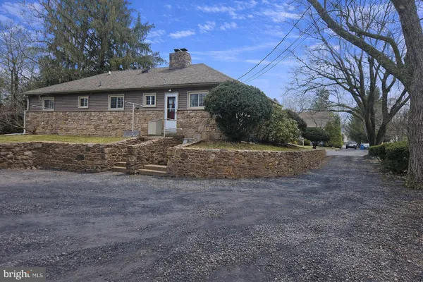 $2,750 | 56 Chapman Avenue, Doylestown, PA 18901