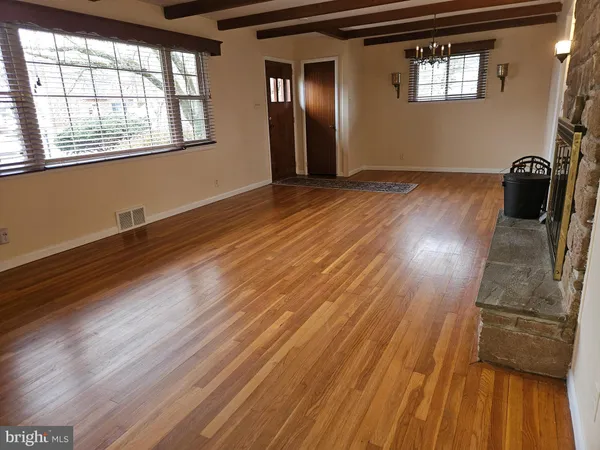 $2,750 | 56 Chapman Avenue, Doylestown, PA 18901