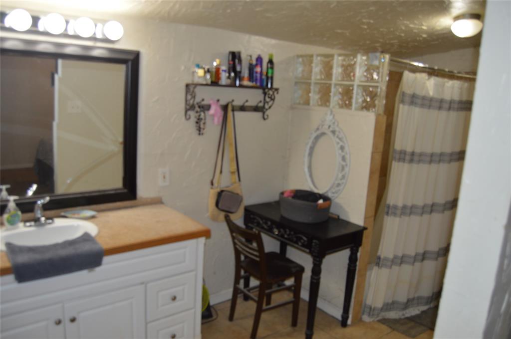 112 South 2nd Street Godley, TX 76044 - Photo 11 of 27