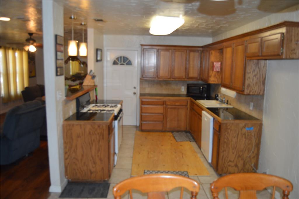 112 South 2nd Street Godley, TX 76044 - Photo 20 of 27