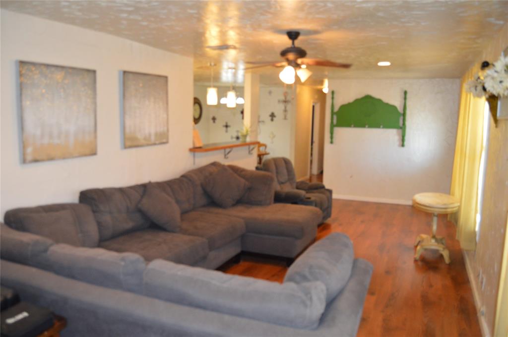 112 South 2nd Street Godley, TX 76044 - Photo 5 of 27