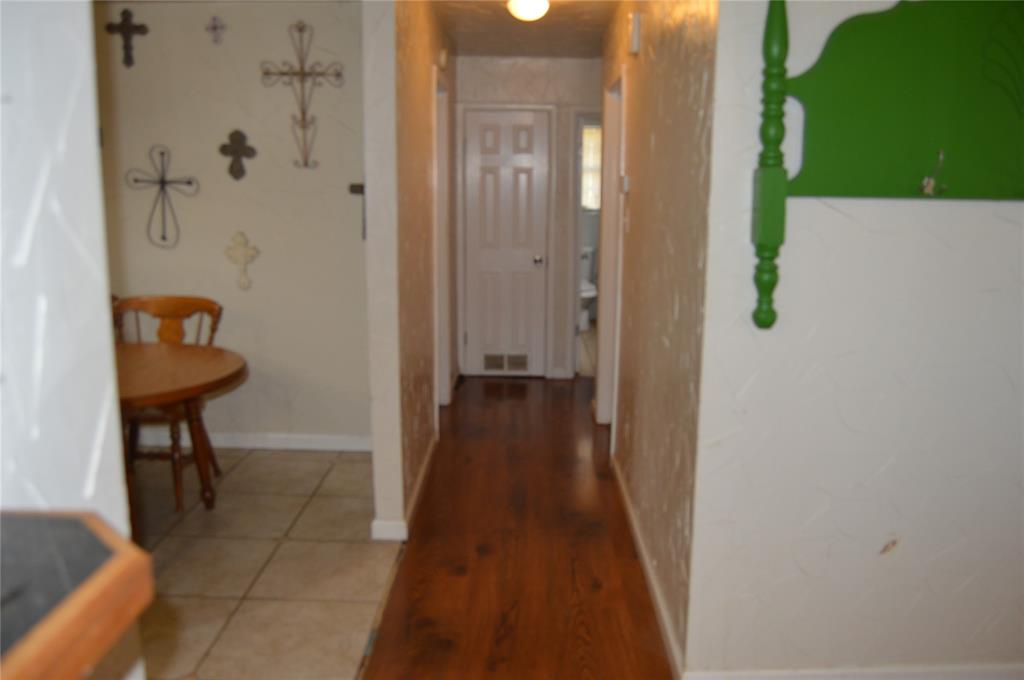 112 South 2nd Street Godley, TX 76044 - Photo 9 of 27