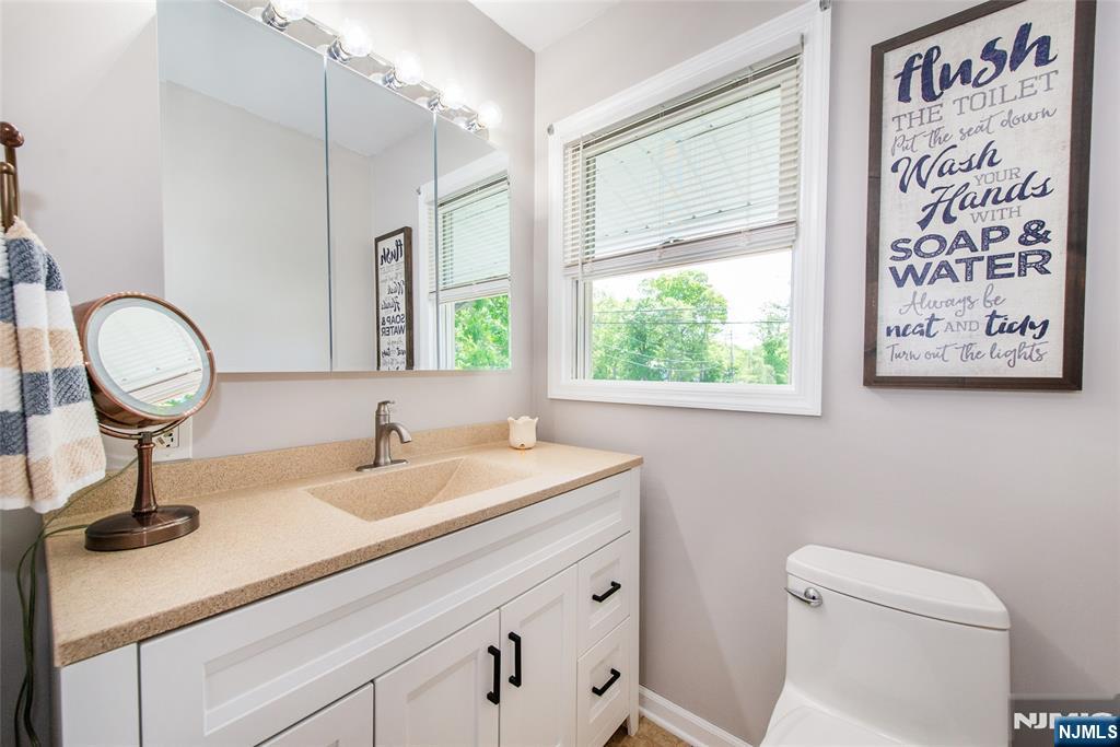 42 Summit Road Oak Ridge, NJ 07438 - Photo 17 of 39